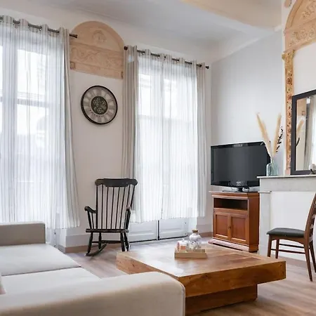 Magnolia Magnifique T2 Entierement Renove. *