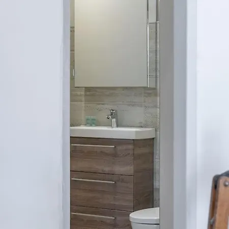 Magnolia Magnifique T2 Entierement Renove. *